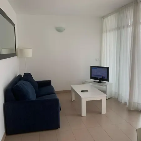 D'oboe Pool & Beach Apartment